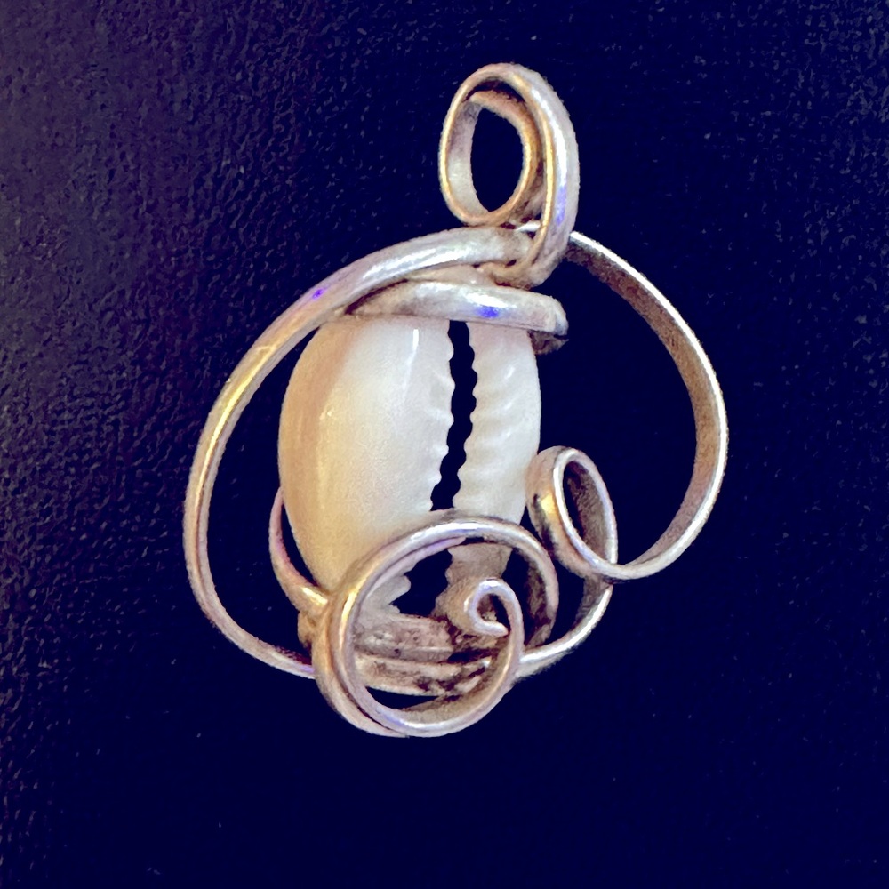Yosemite Artisan Sterling Silver Wrapped Sea Shell Necklace Pendant